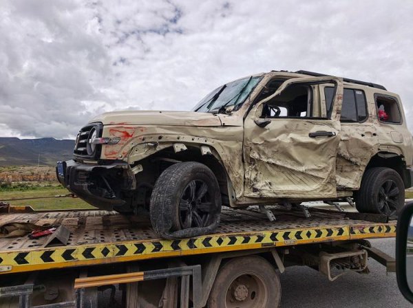 天诚配资 坦克300有多硬？车祸硬刚大货车，不分胜负！